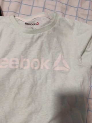 Conjunto deportivo: camiseta y pantalones