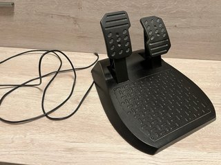 Volante Thrustmaster F1 + Pedales