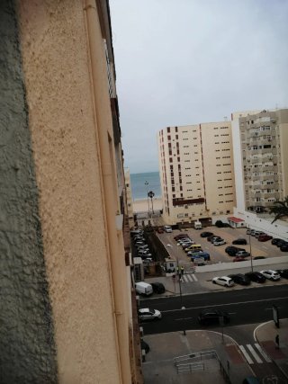 1 quincena de julio libre. Piso en Cádiz con garaj