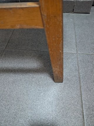 Banqueta de madera para restaurar