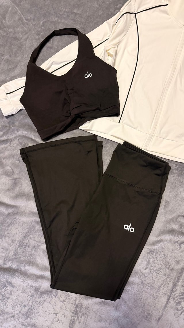 Conjunto deportivo Alo Yoga Talla M