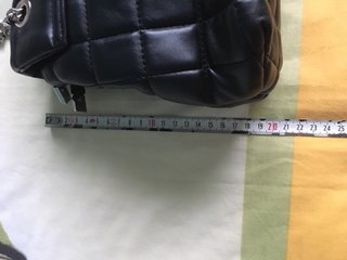 Bolso negro tachuelas cadenas 2en1 dorado