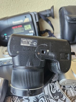 Lote de Câmeras Vintage - Digitais e Analógicas