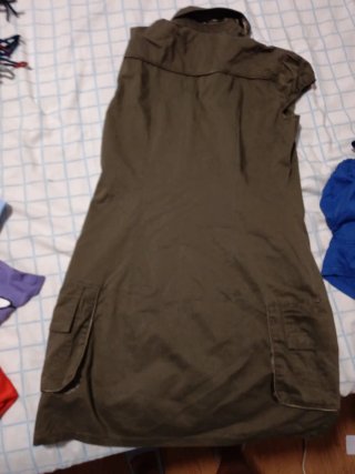 Vestido de verano verde oliva