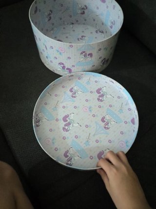 Caja regalo con unicornios,piruletas y flores