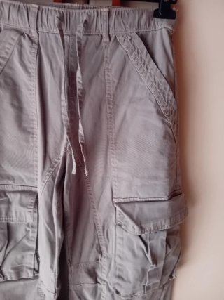 Pantaloni cargo grigi Zara