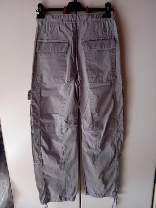Pantaloni cargo grigi Zara