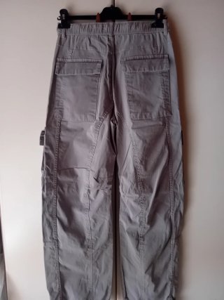 Pantaloni cargo grigi Zara