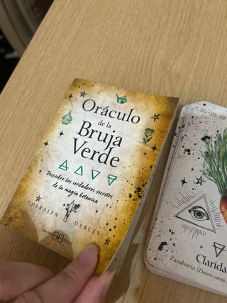 Oráculo de la Bruja Verde: Libro y Cartas