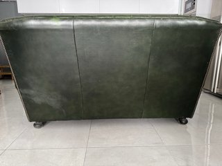 Sofá Chesterfield 3 plazas piel verde