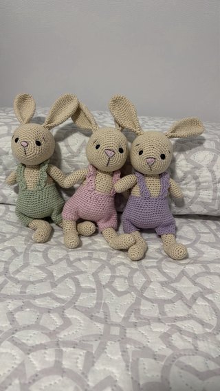 Conejo amigurumi tejido a mano