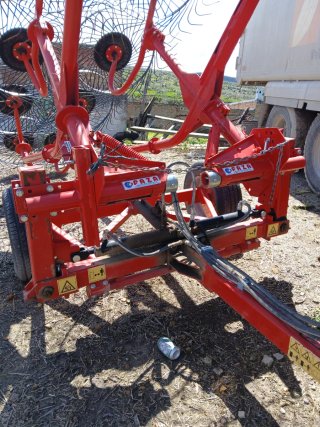 Rastrillo hilerador Welger 130