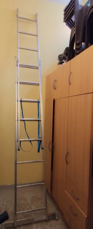 Escalera de aluminio plegable