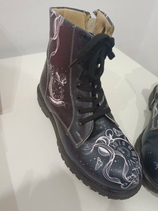 Botas Mumka azules con estampado