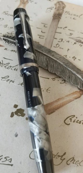Penna Stilografica Universal Vintage. Celuloide