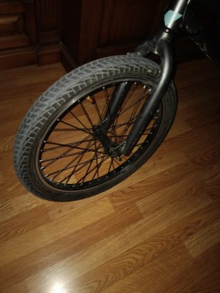 Bicicleta BMX negra
