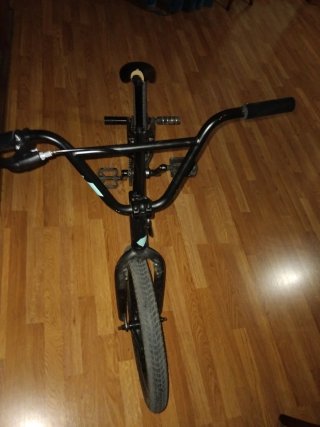 Bicicleta BMX negra