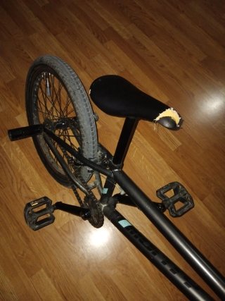 Bicicleta BMX negra