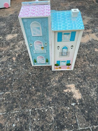 Casa de muñecas de plástico