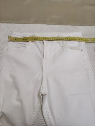 Conjunto Blusa Beige y Pantalón Blanco