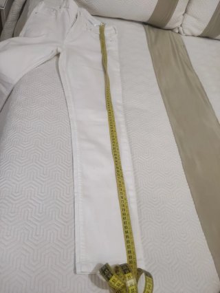 Conjunto Blusa Beige y Pantalón Blanco