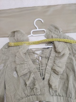 Conjunto Blusa Beige y Pantalón Blanco