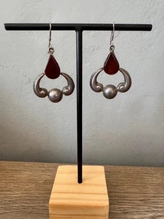 Orecchini etnici argento con pietra rossa