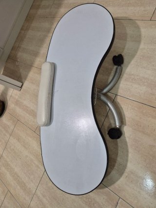 Mesa Manicura Plegable con Ruedas