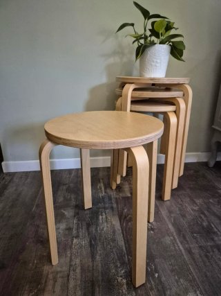 3 Taburetes Ikea Frosta