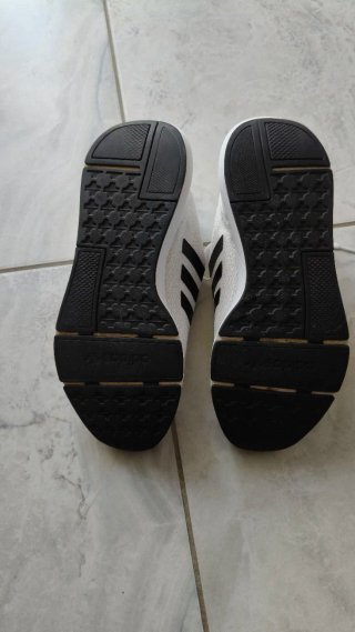 Scarpe Adidas uomo bianche e nere