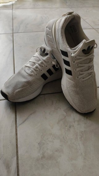 Scarpe Adidas uomo bianche e nere