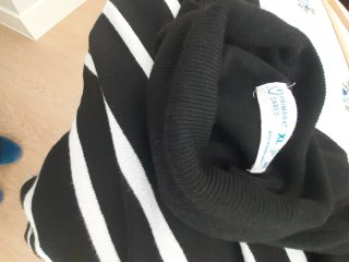 Jersey cuello alto rayas blanco y negro