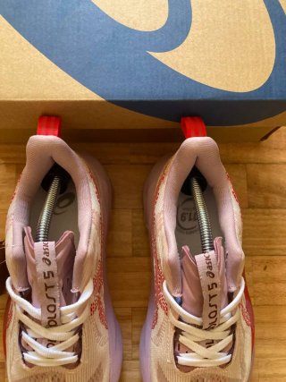 Asics Novablast Rosas Moradas Talla 38