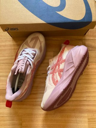 Asics Novablast Rosas Moradas Talla 38