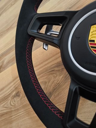 VOLANTE DEPORTIVO ESTILO PORSCHE 992 / GT3