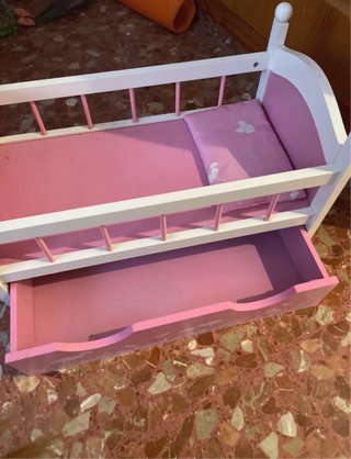 Cuna de juguete para muñecos rosa