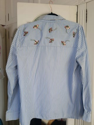 Camisa Rayas Azules y Blancas con Pedrería
