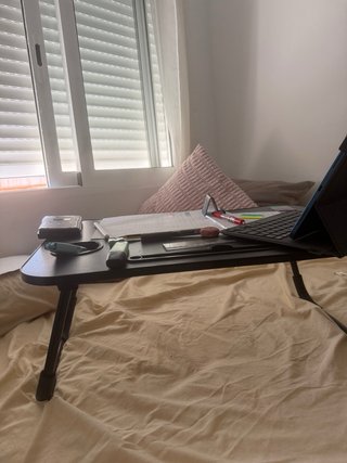 Escritorio plegable para cama