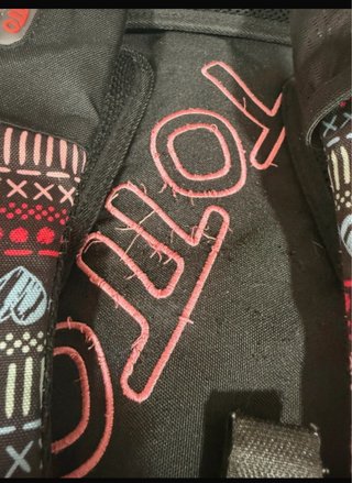 Mochila Totto con estampado de corazones