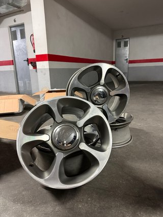 Llantas fiat 500 Abarth 17”punto y bravo