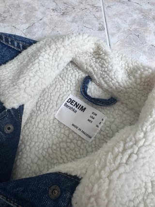 Chaqueta vaquera Bershka forrada