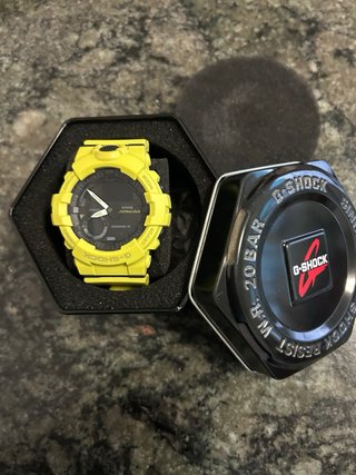 Reloj Casio G-Shock GBA-800 Amarillo