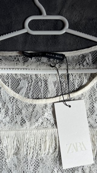 Blusa Zara encaje y flecos blanca