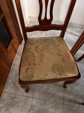 Juego de 4 sillas rústicas de madera