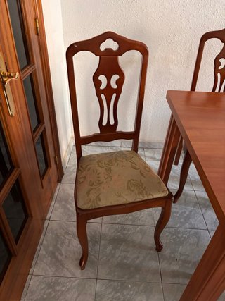 Juego de 4 sillas rústicas de madera