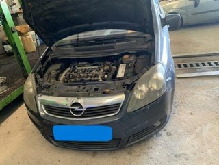 Caja fusibles 13206748 opel zafira 1.9 cosmo 60720