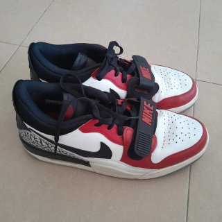 Zapatillas Nike Air Jordan Rojas y Blancas