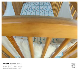 Cuna de madera para bebé