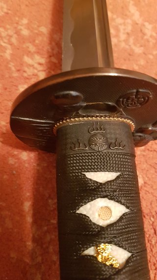 Shinken de carbono para decoración