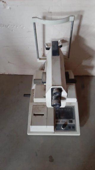 Máquinas ópticas Essilor